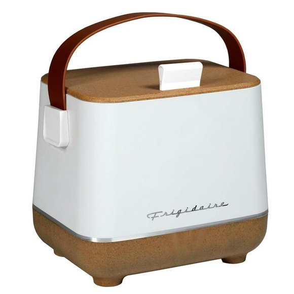 Frigidaire Insulated Electric Beverage Cooler/Fridge - Picture 4 of 8